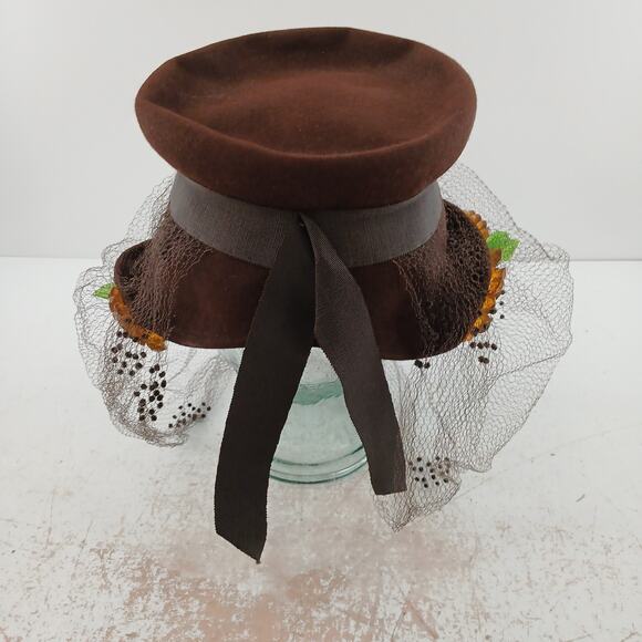 Vintage Women’s Brown Hats Lot of 2 Veiled Fascinator Velvet Pillbox Mid Century main image 16